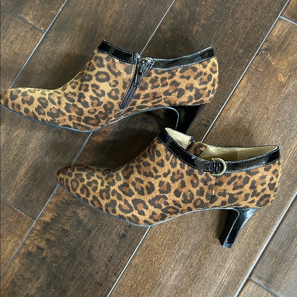 Leopard Booties - Picture 2 of 8